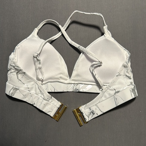 Woman’s 2 piece bathing suit - Picture 6 of 7